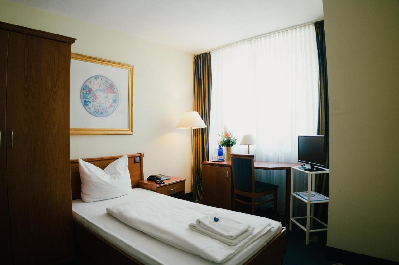 Altstadt Hotel St. Georg Дюселдорф Екстериор снимка